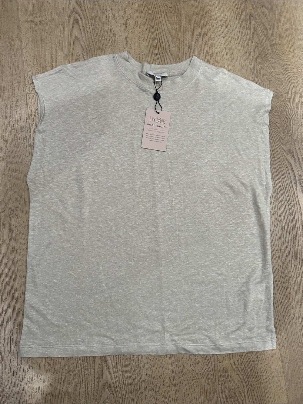 DAGMAR 100% linen sleeveless top